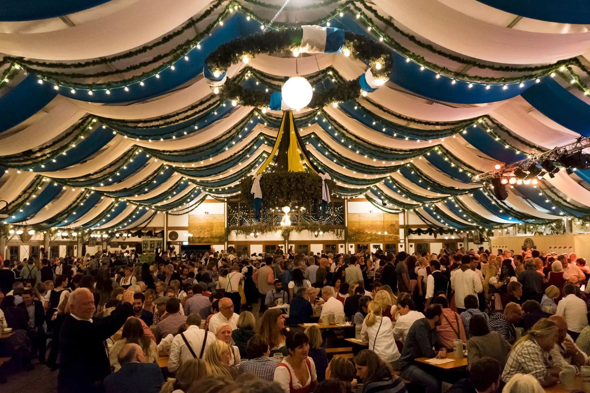 Herzkasperl-Festzelt auf der Oide Wiesn: Ein Rückblick auf die Tradition