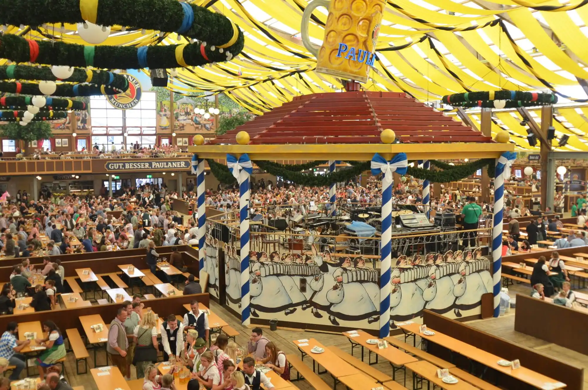 Paulaner Festzelt: Ein Blick in die Welt der Wiesn